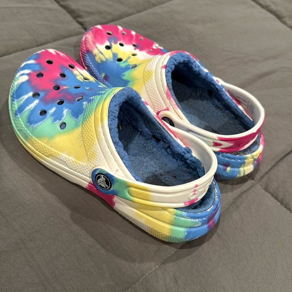 Big kids Fuzz Lined Crocs